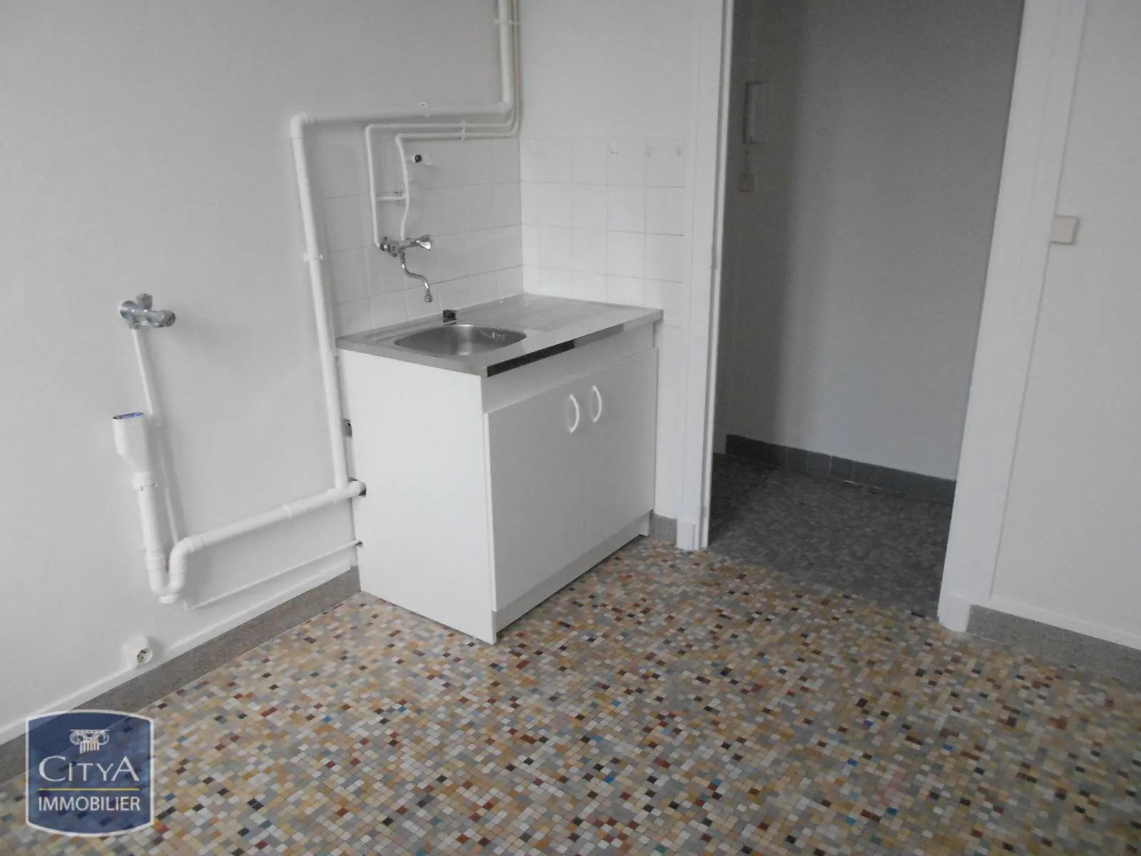 Photo 2 Appartement 1 pièce 24.56m²