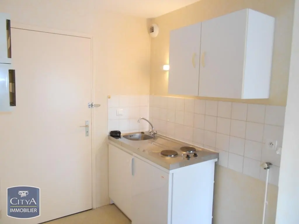 Photo 2 Appartement 1 pièce 22.76m²