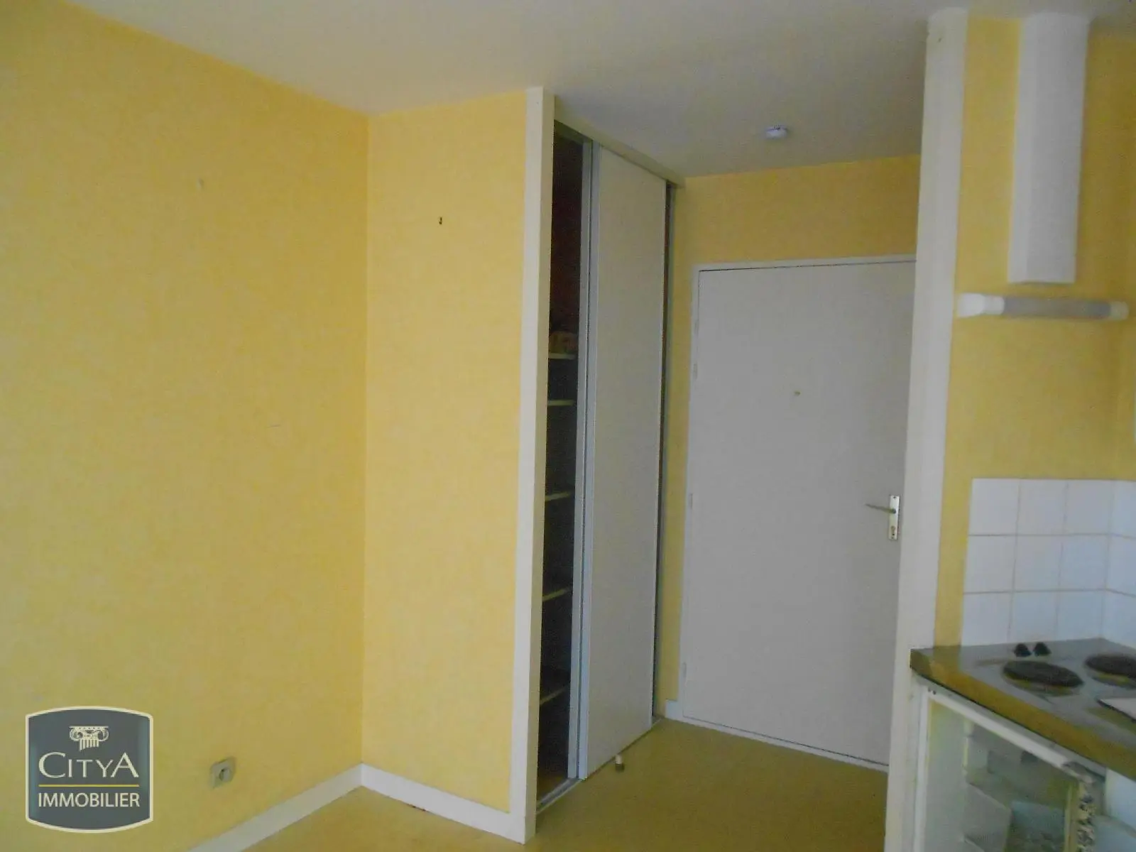 Photo 2 Appartement 1 pièce 23.11m²
