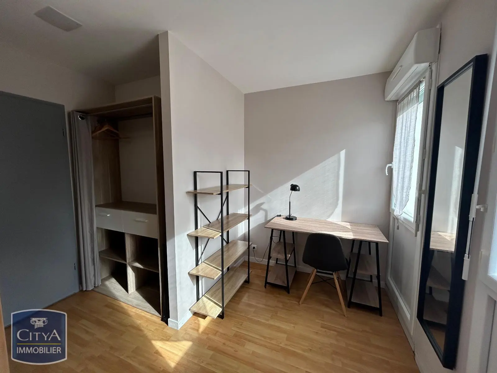 Photo 1 Appartement 1 pièce 15m²