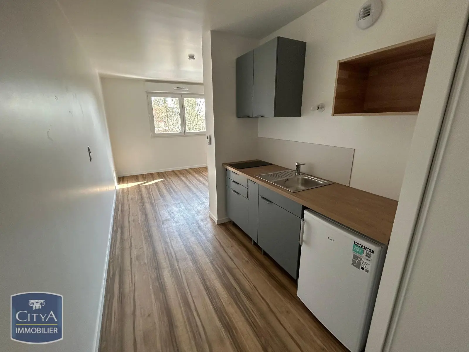 Photo 2 Appartement 1 pièce 28.1m²