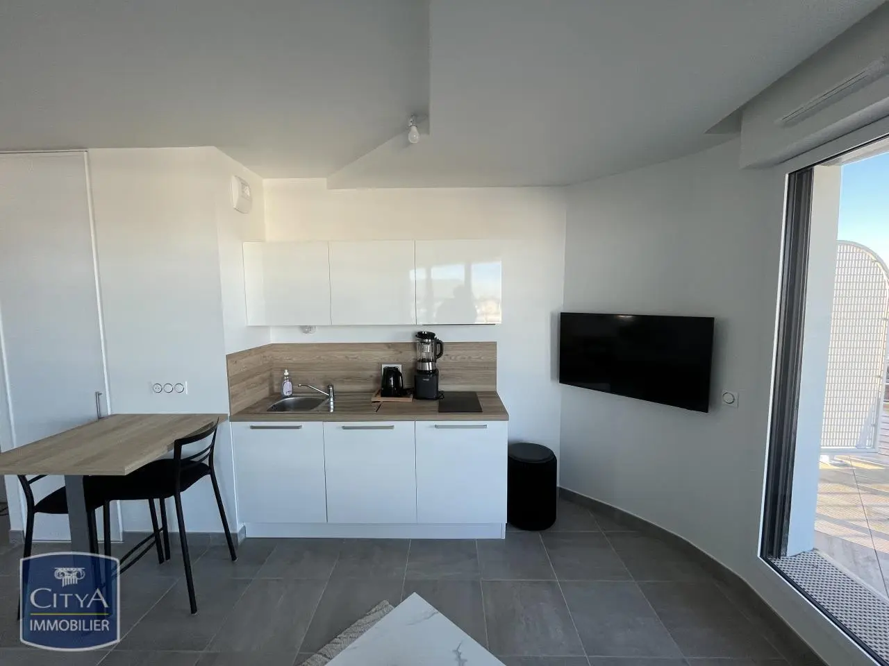 Photo 2 Appartement 1 pièce 26.08m²