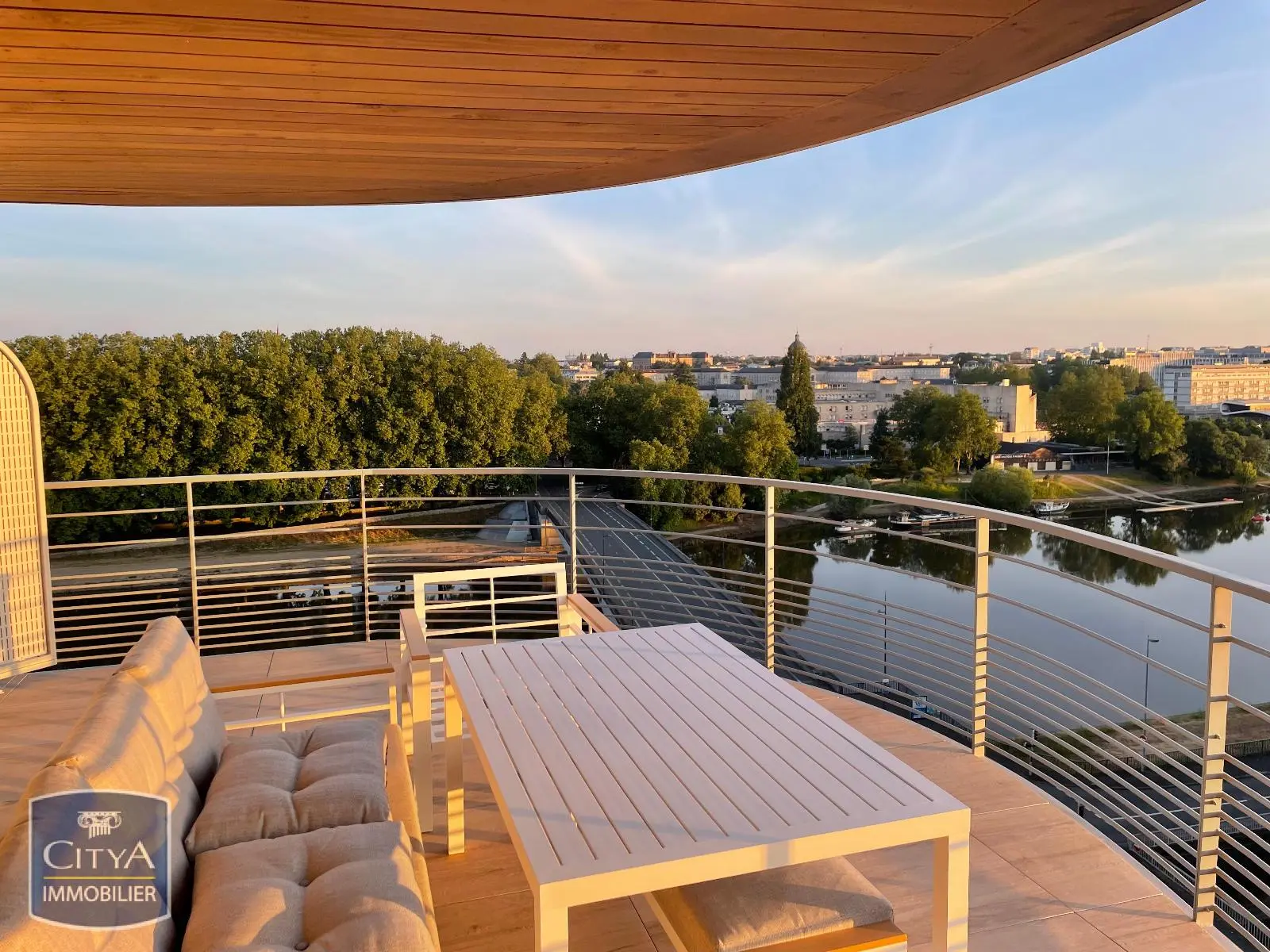 Photo 1 Appartement 1 pièce 26.08m²