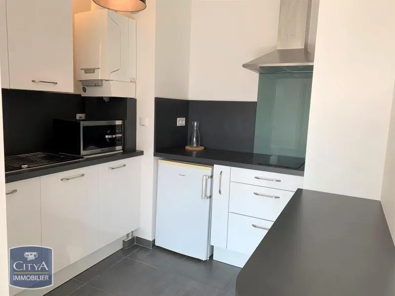 A LOUER - T2 - MEUBLÉ - SECTEUR GARE