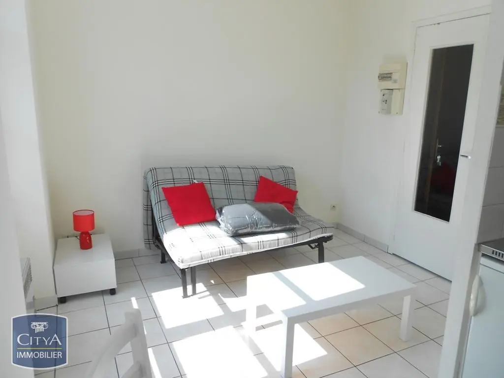 Photo 1 Appartement 1 pièce 17.06m²