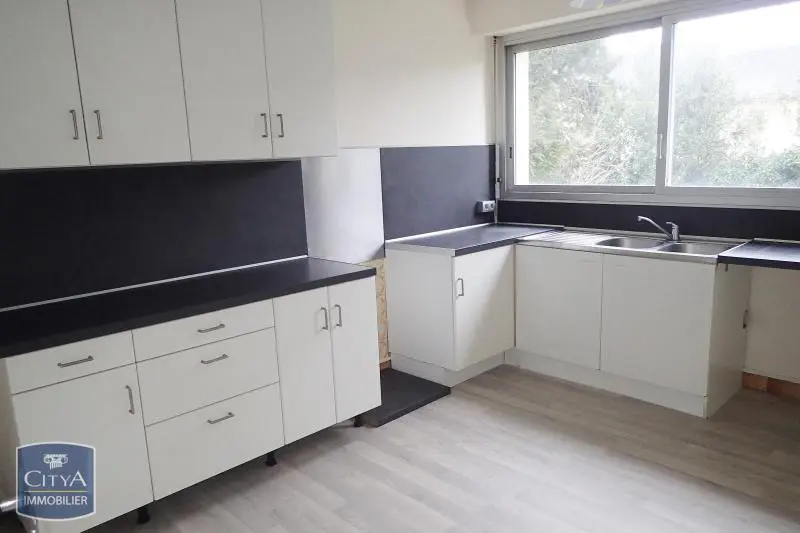 Photo 3 Maison 6 pièces 184.42m²