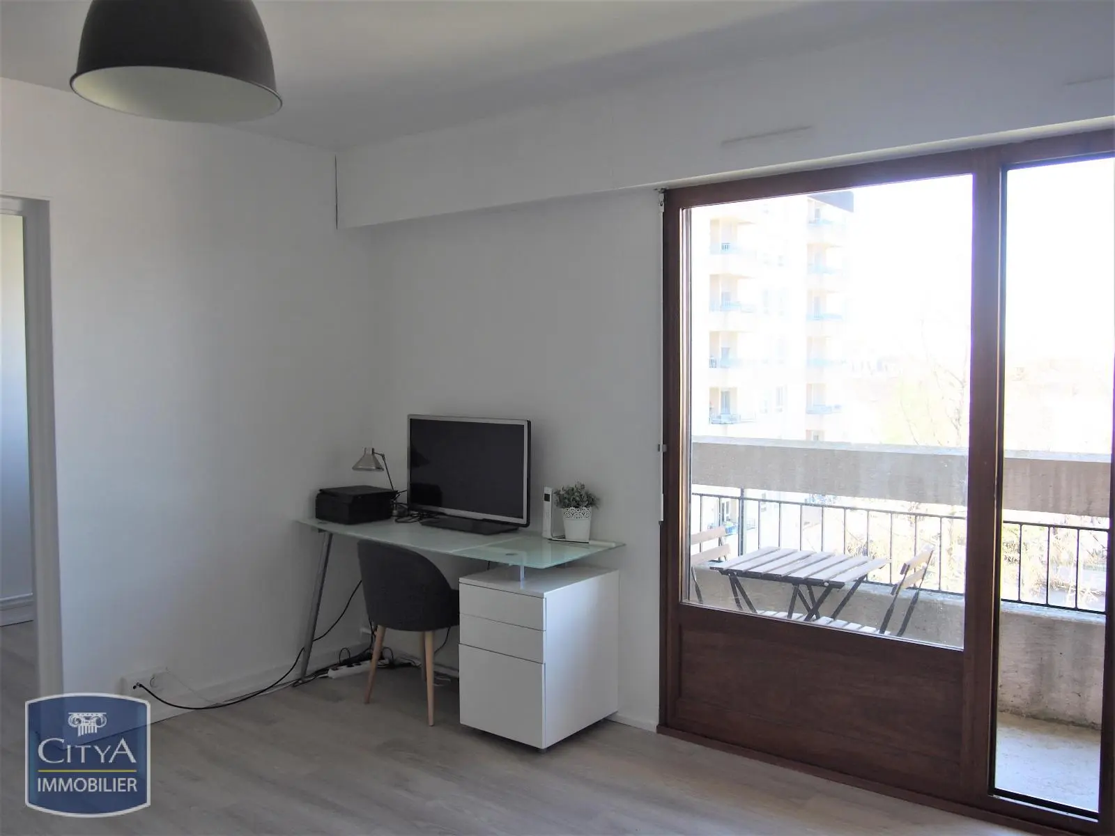 Photo 1 Appartement 1 pièce 33.89m²