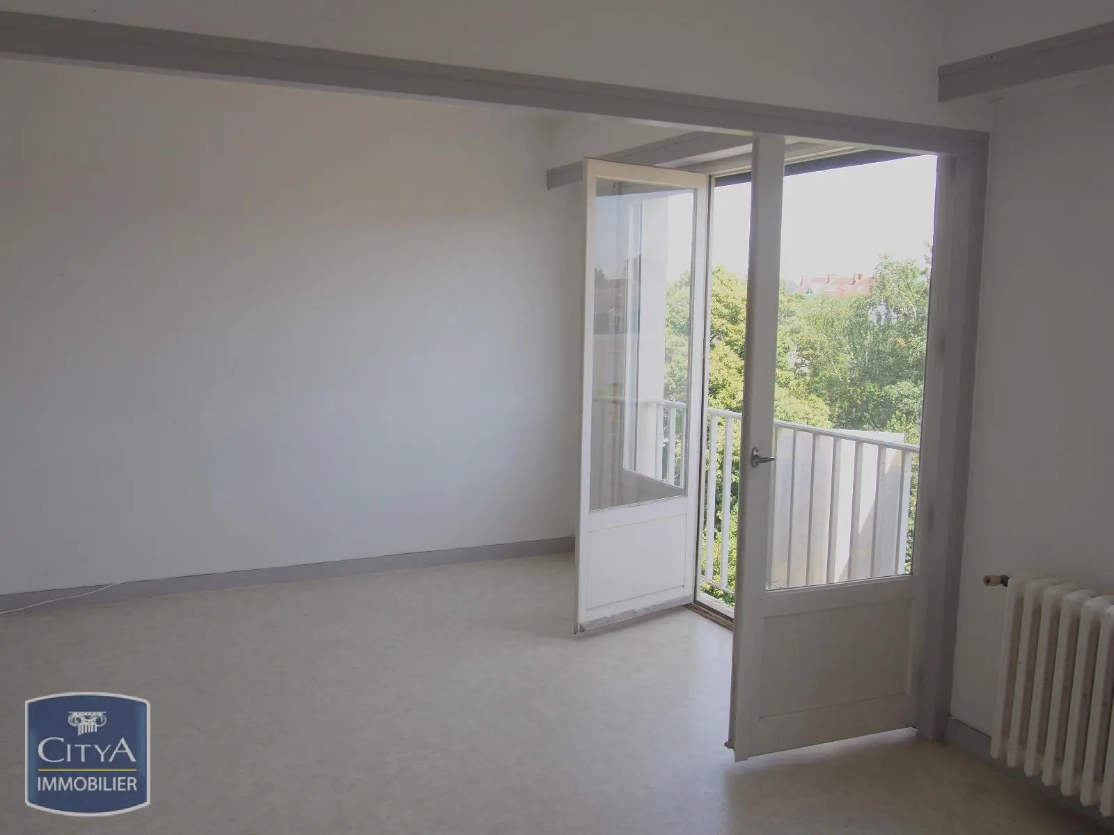 Photo 2 Appartement 1 pièce 45.52m²