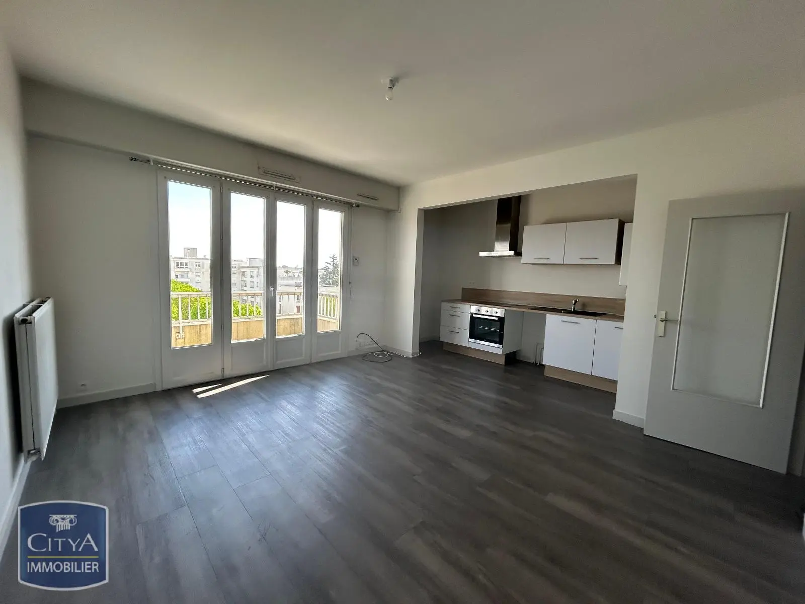 Photo 2 Appartement 1 pièce 28.76m²