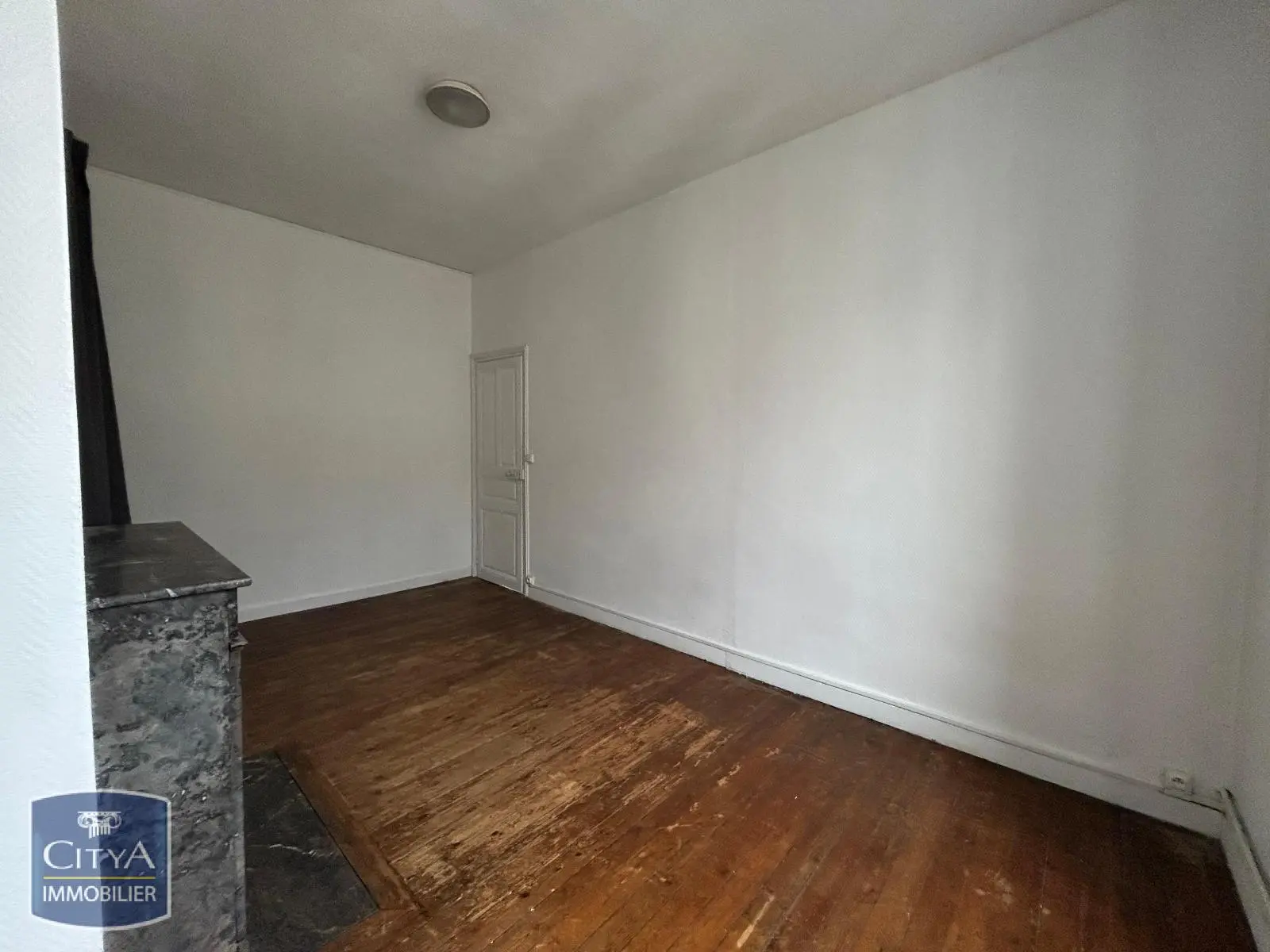 Photo 2 Appartement 1 pièce 24.76m²