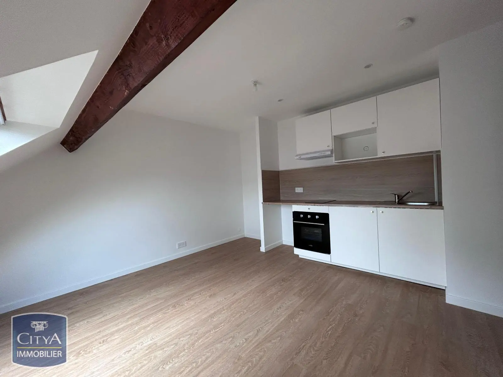 Photo 1 Appartement 1 pièce 16.82m²
