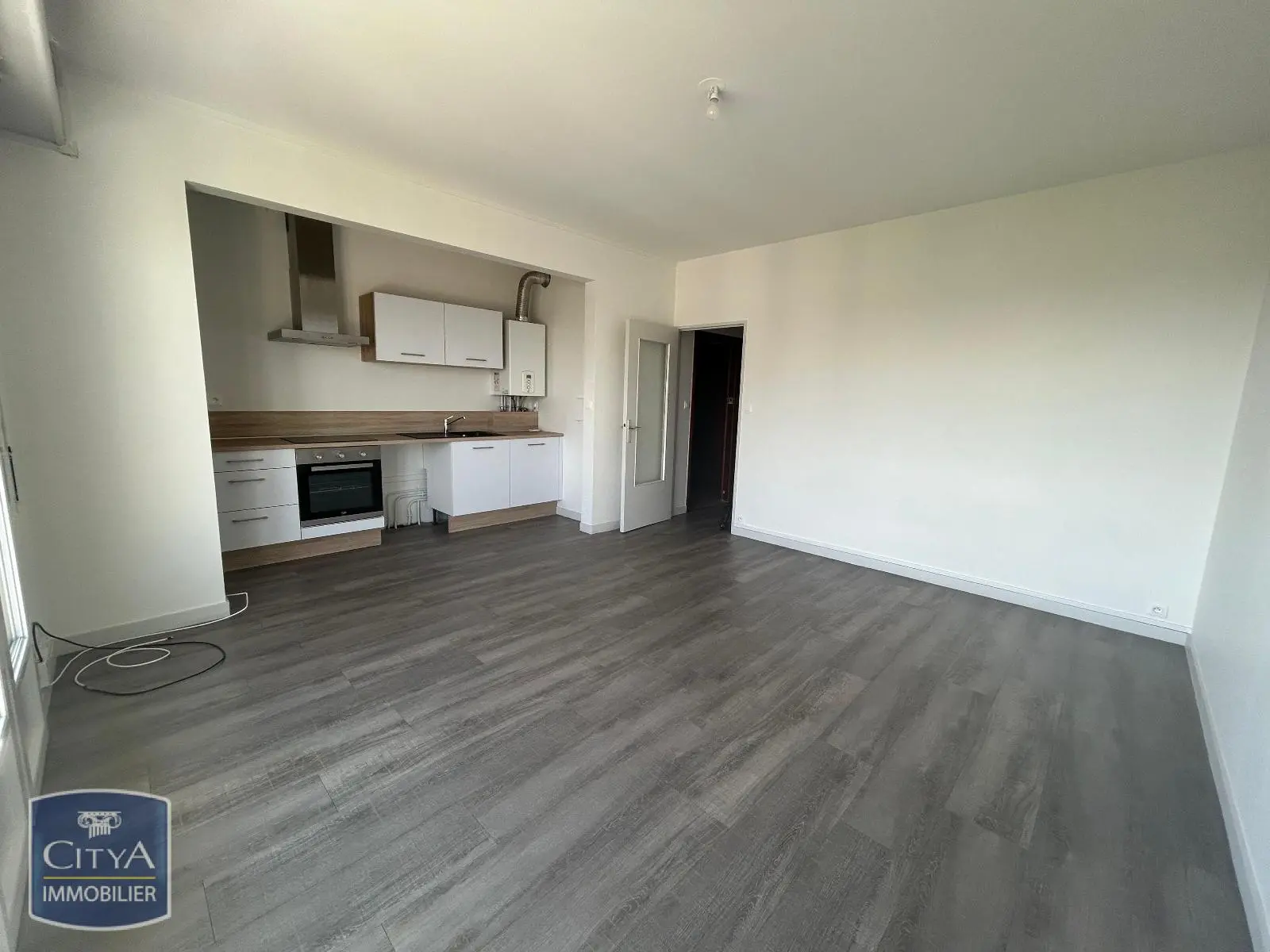 Photo 1 Appartement 1 pièce 28.76m²