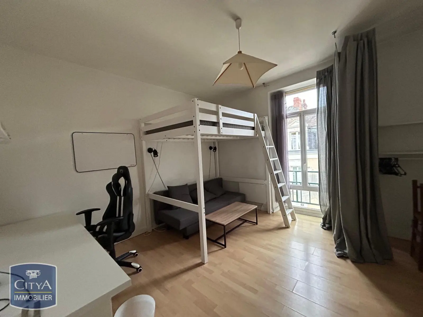 Photo 2 Appartement 1 pièce 32.01m²