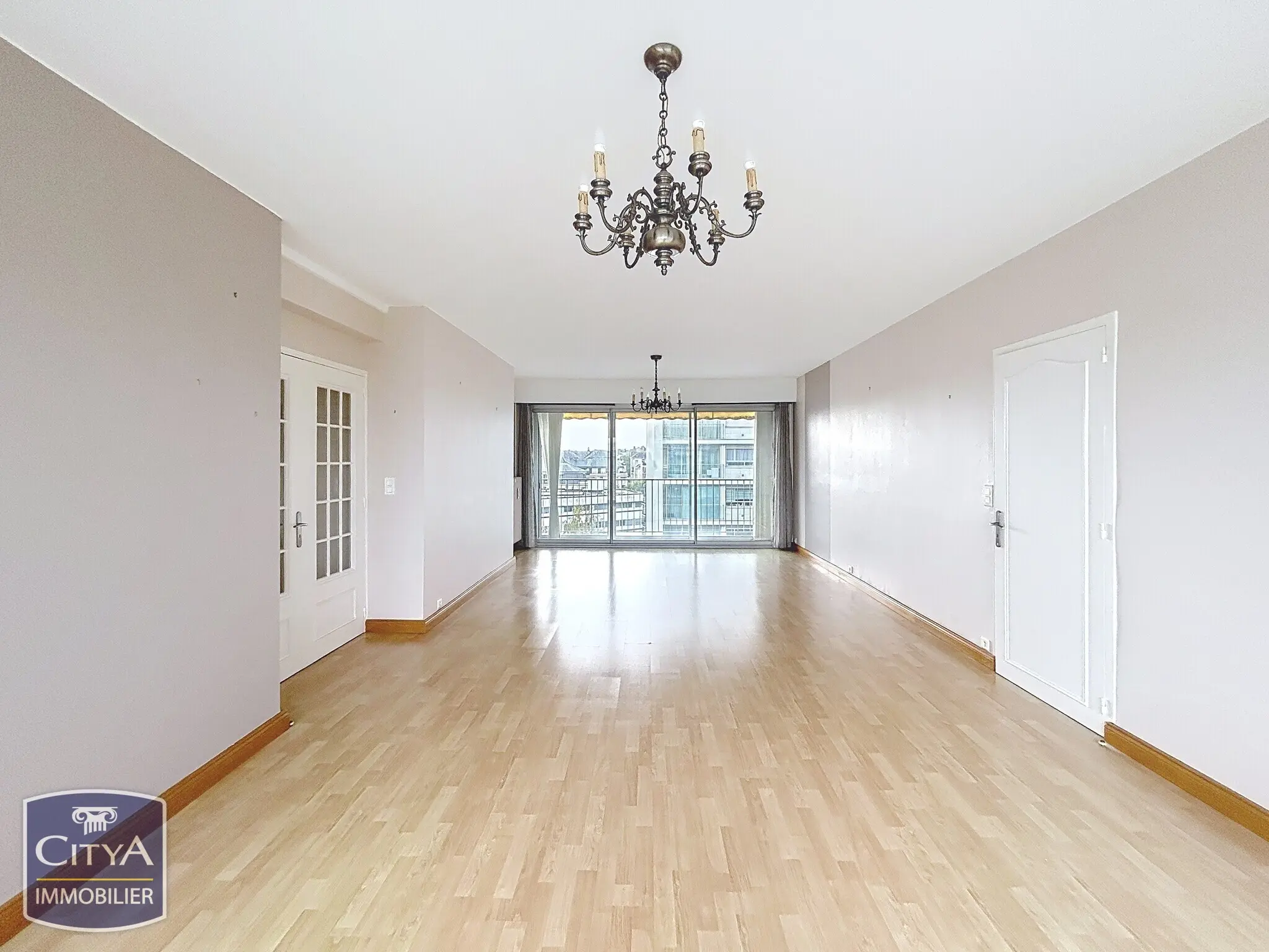 Photo 2 Appartement 6 pièces 119m²