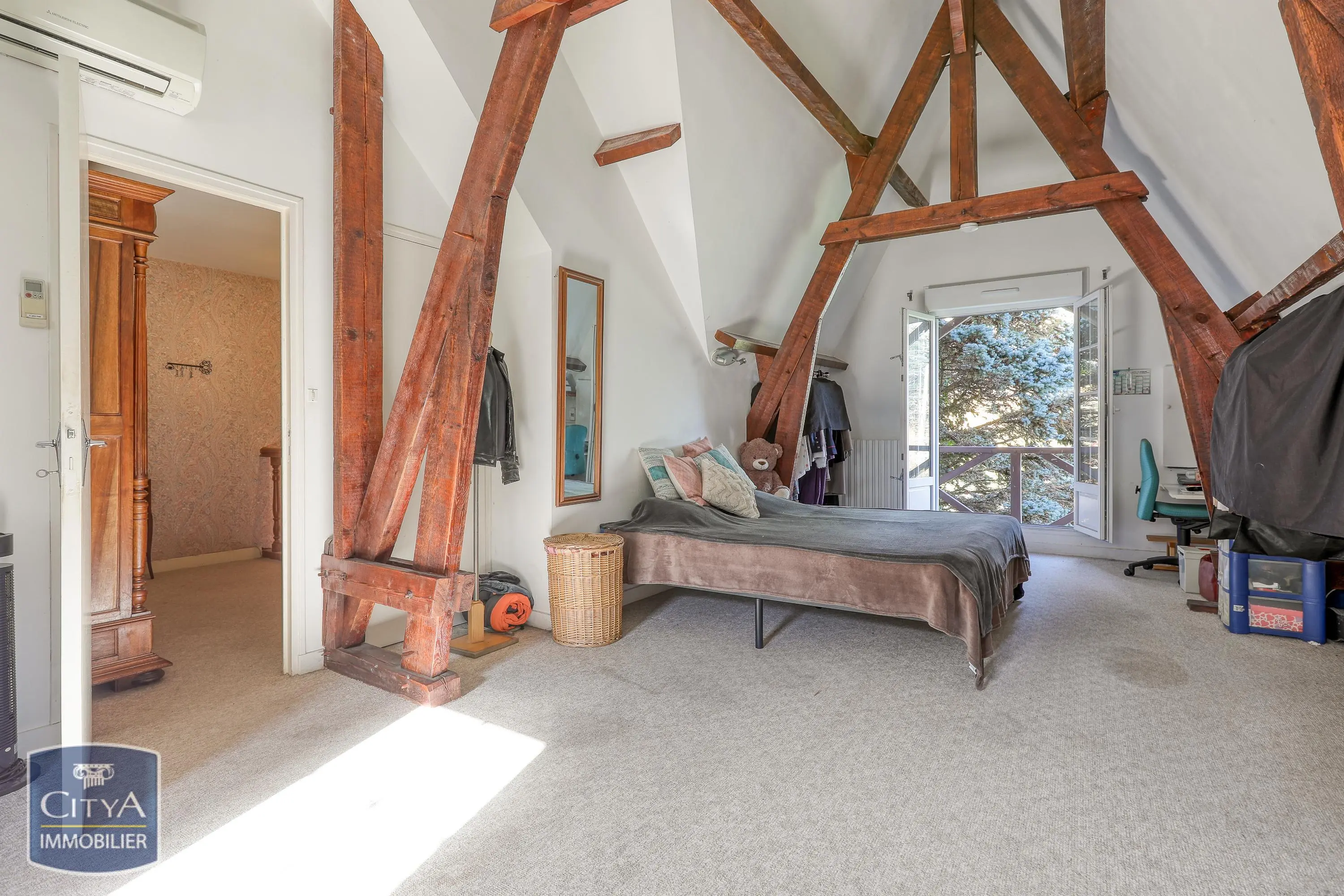 Photo 8 Maison 6 pièces 196m²