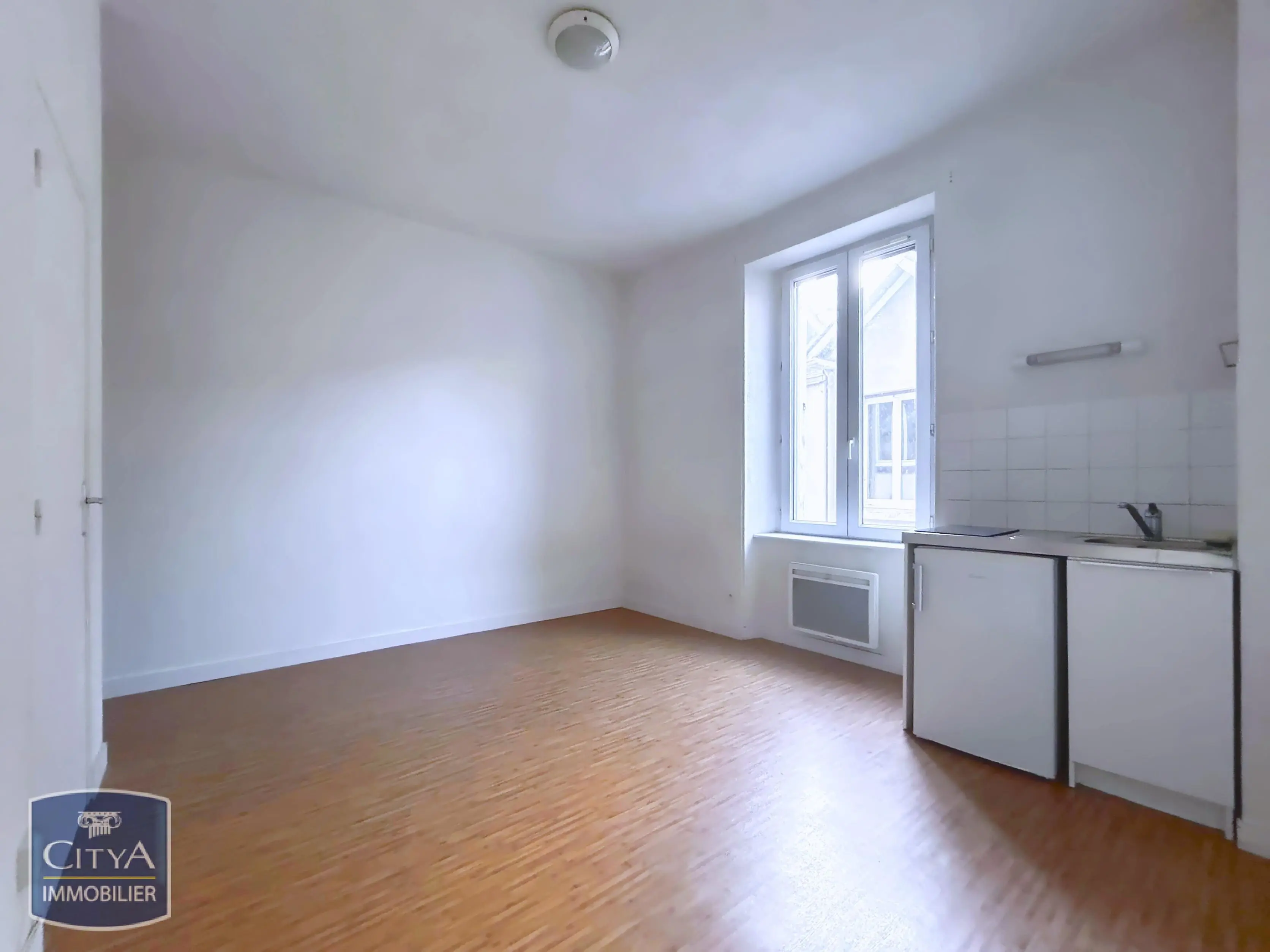 Photo 2 Appartement 1 pièce 18.23m²