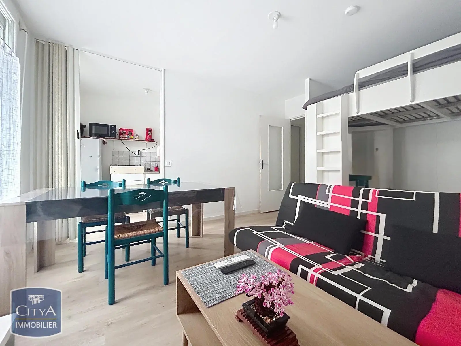 Photo 1 Appartement 1 pièce 31.2m²