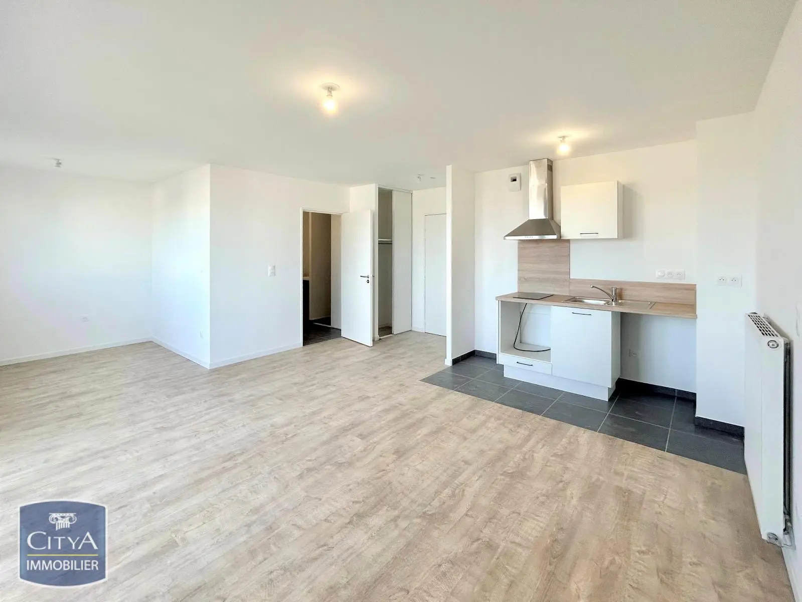 Photo 1 Appartement 1 pièce 37.68m²