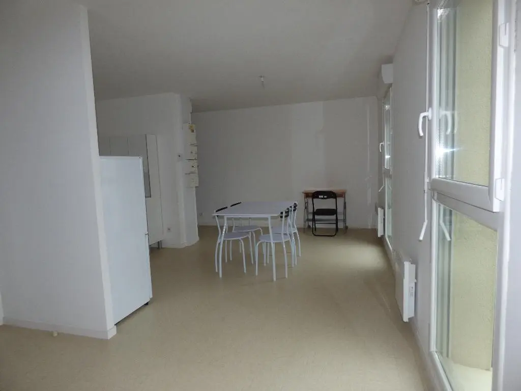 Photo 2 Appartement 1 pièce 32.84m²