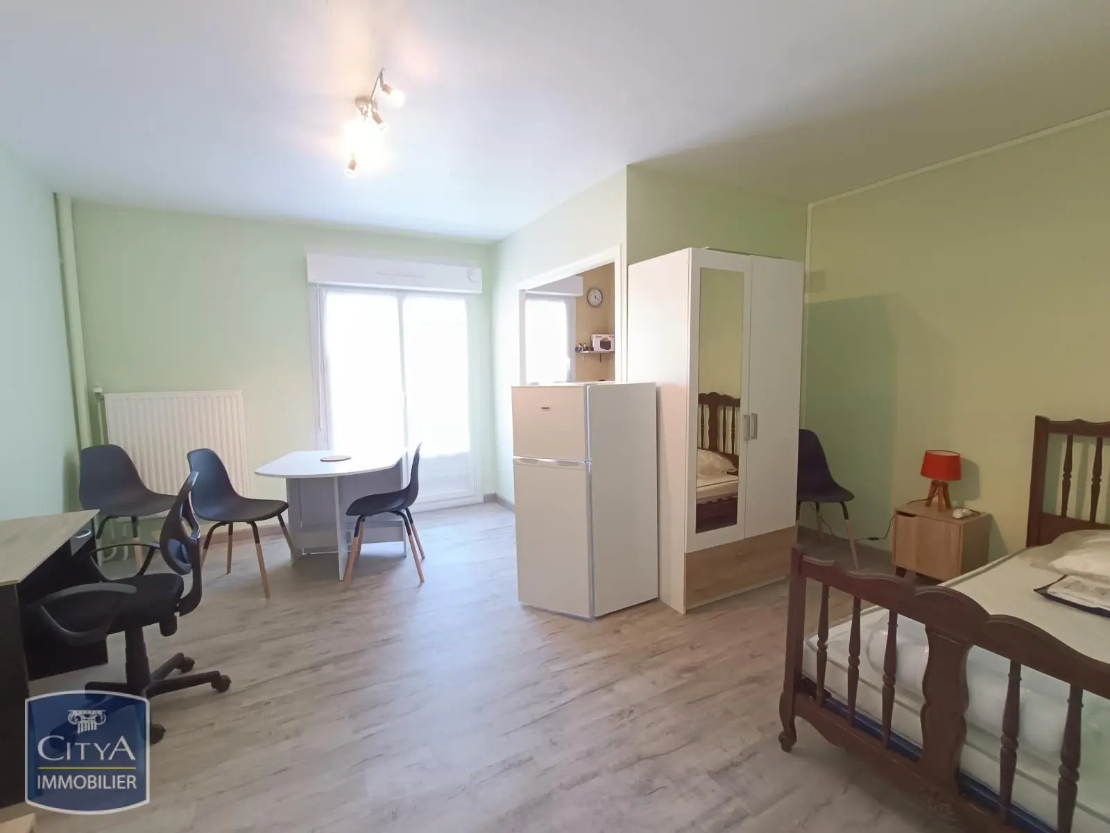 Photo 1 Appartement 1 pièce 27.68m²