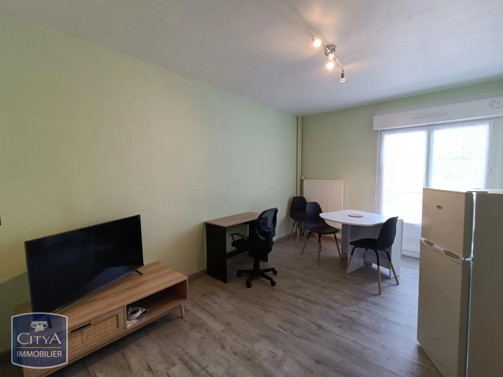 Photo 2 Appartement 1 pièce 27.68m²