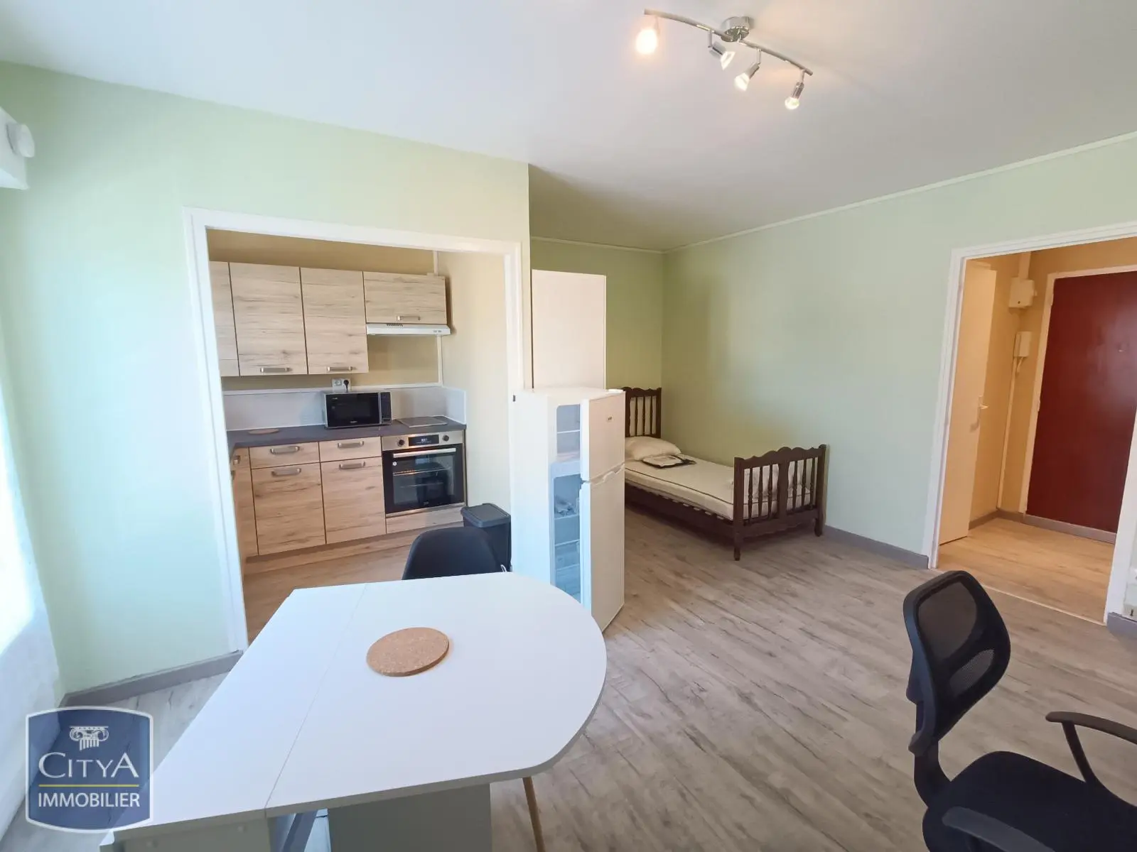 Photo 3 Appartement 1 pièce 27.68m²