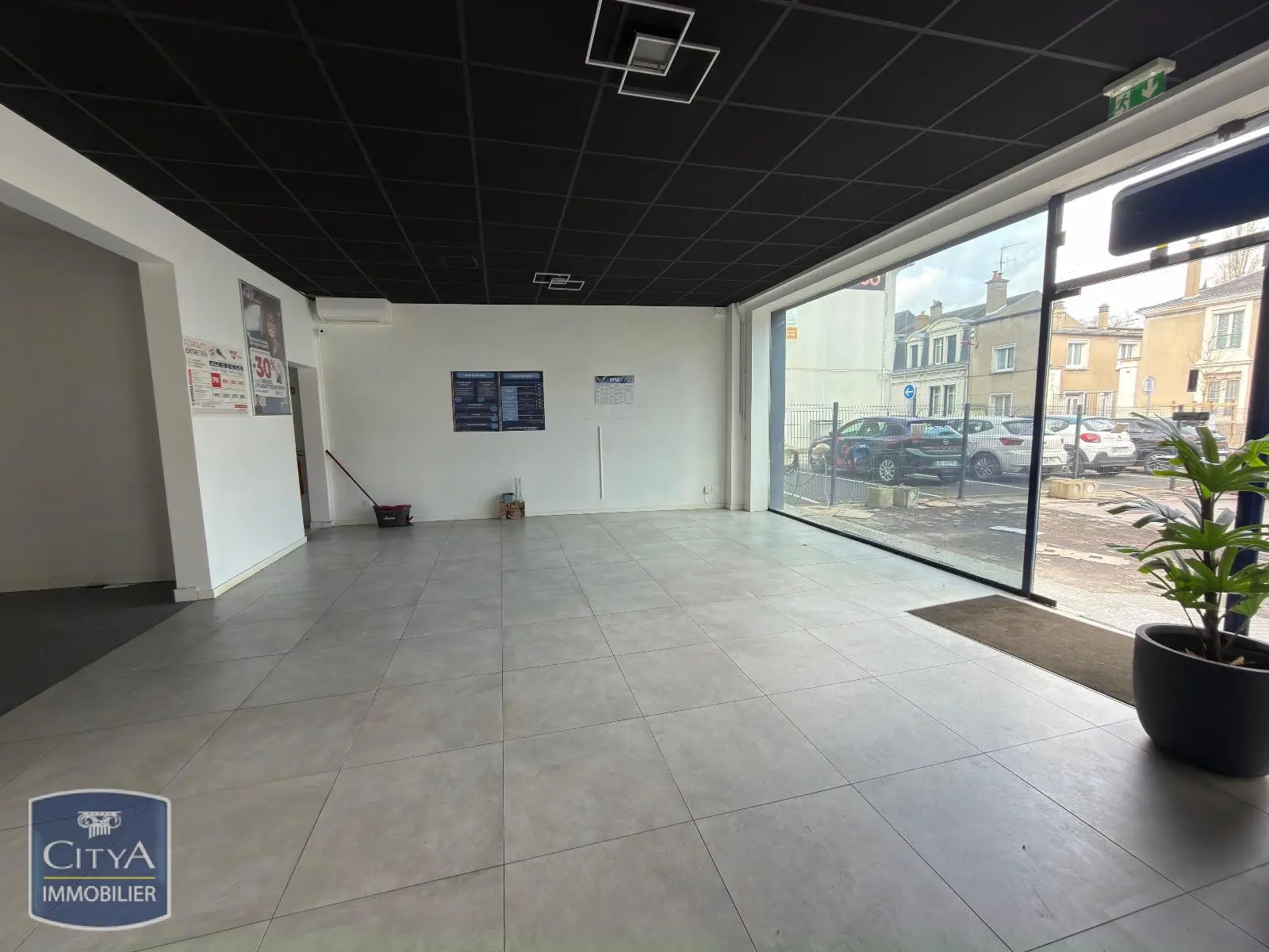 Photo 5 Local Commercial 213m²