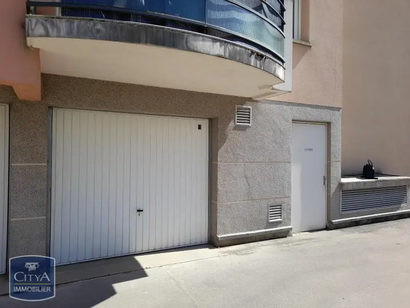 Photo 1 Parking