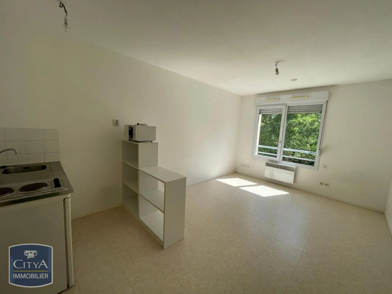 Photo 1 Appartement 1 pièce 23.68m²