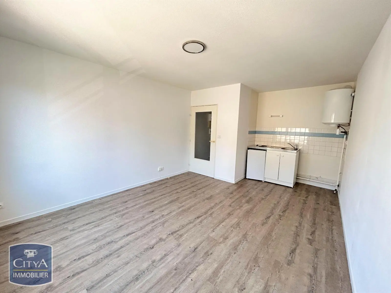 Photo 1 Appartement 1 pièce 24.18m²