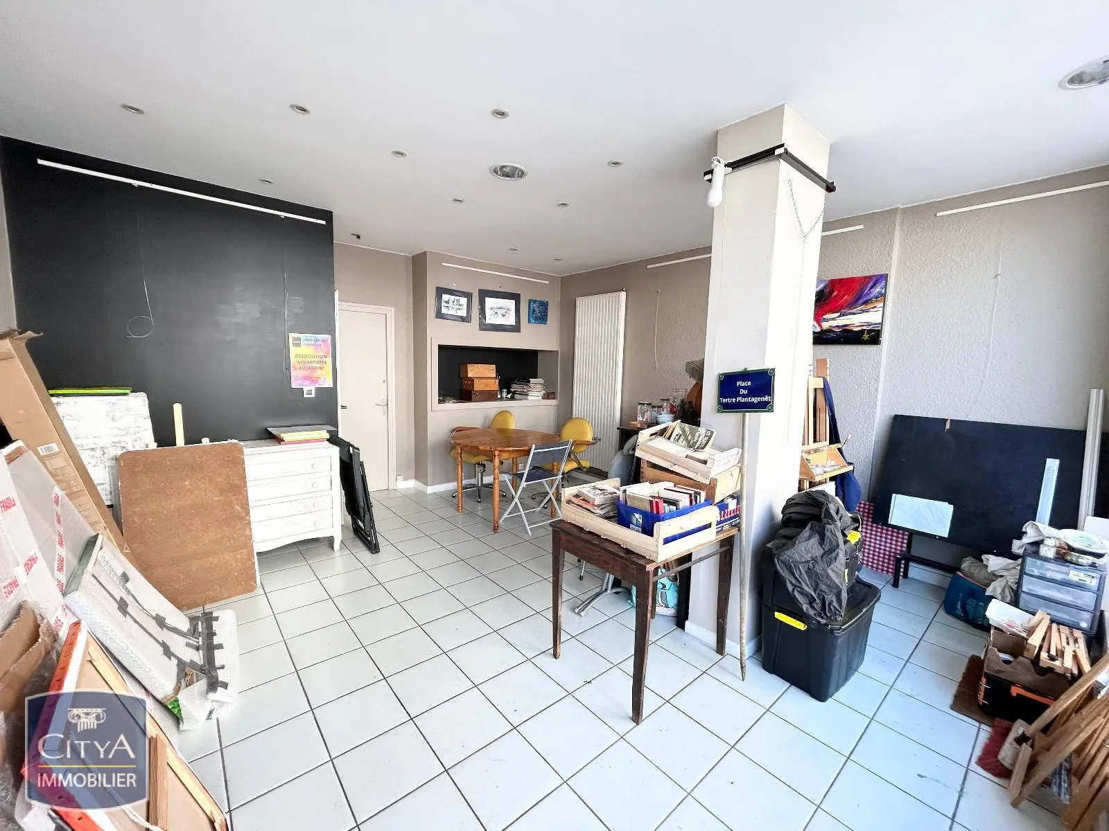 Photo 1 Local Commercial