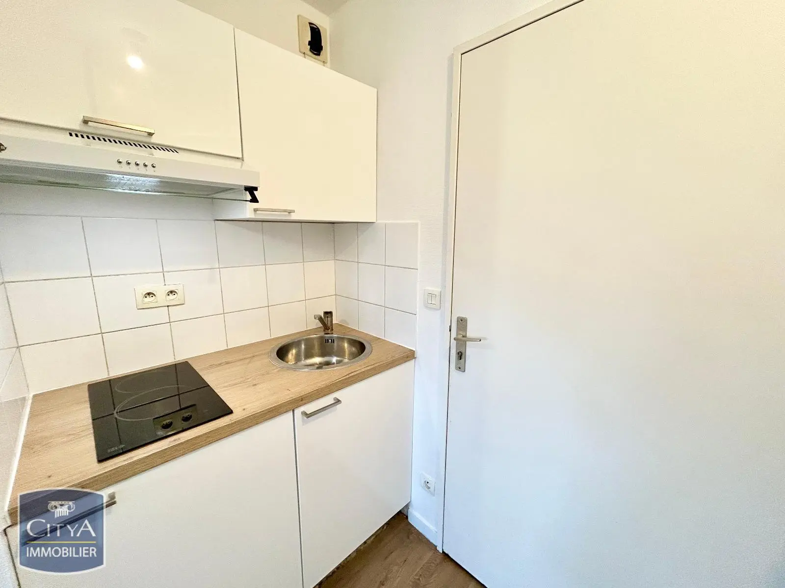 Photo 3 Appartement 1 pièce 20.73m²