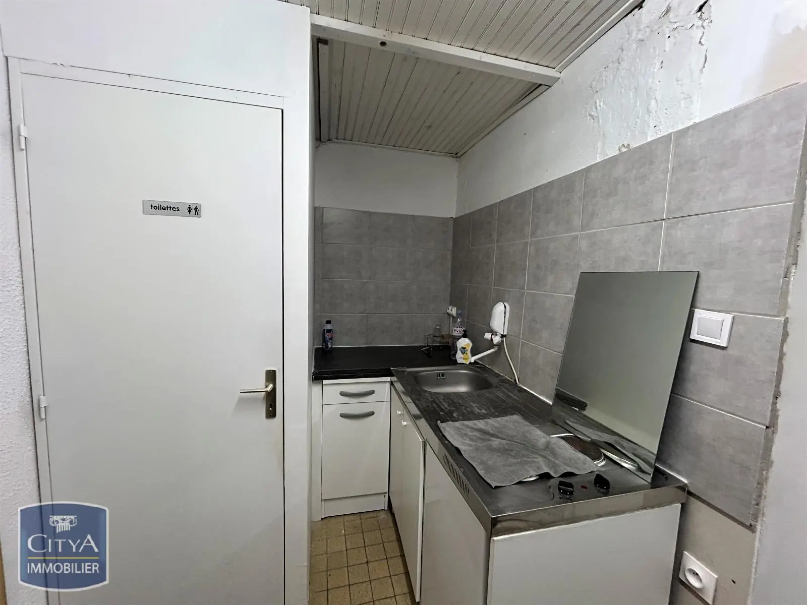 Photo 7 Local Commercial