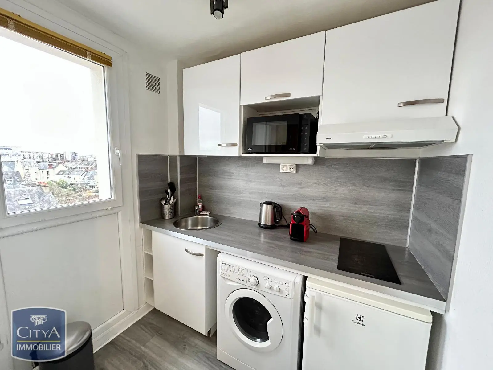 Photo 2 Appartement 1 pièce 27m²