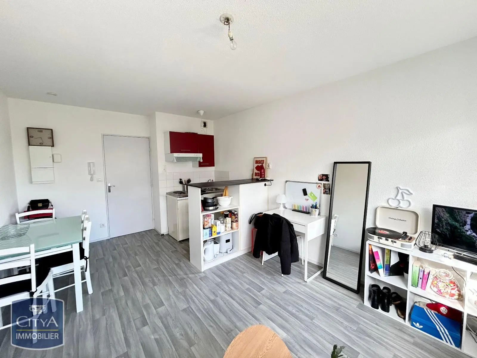 Photo 2 Appartement 1 pièce 21.8m²