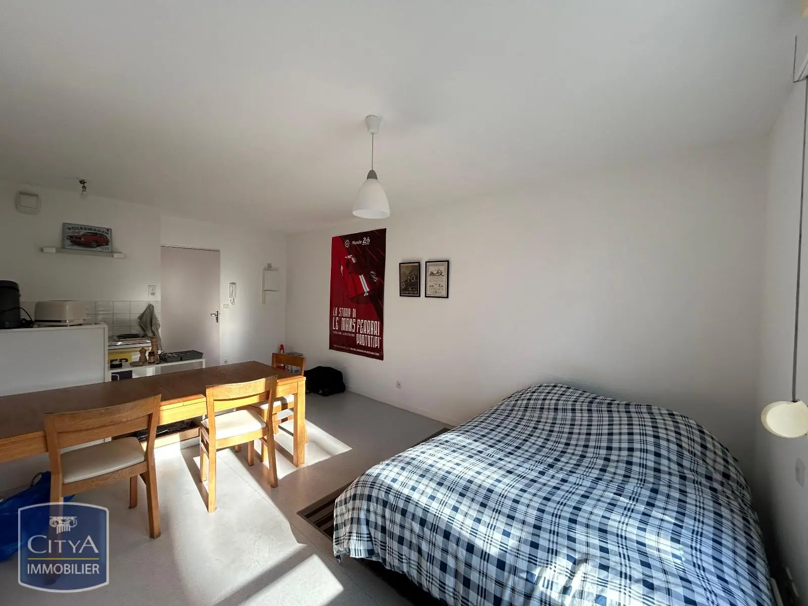 Photo 2 Appartement 1 pièce 24.78m²