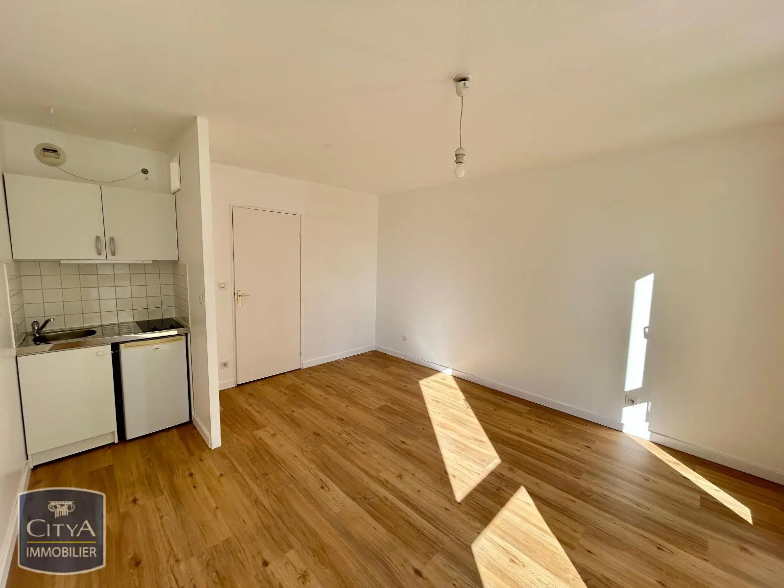 Photo 1 Appartement 1 pièce 21.76m²