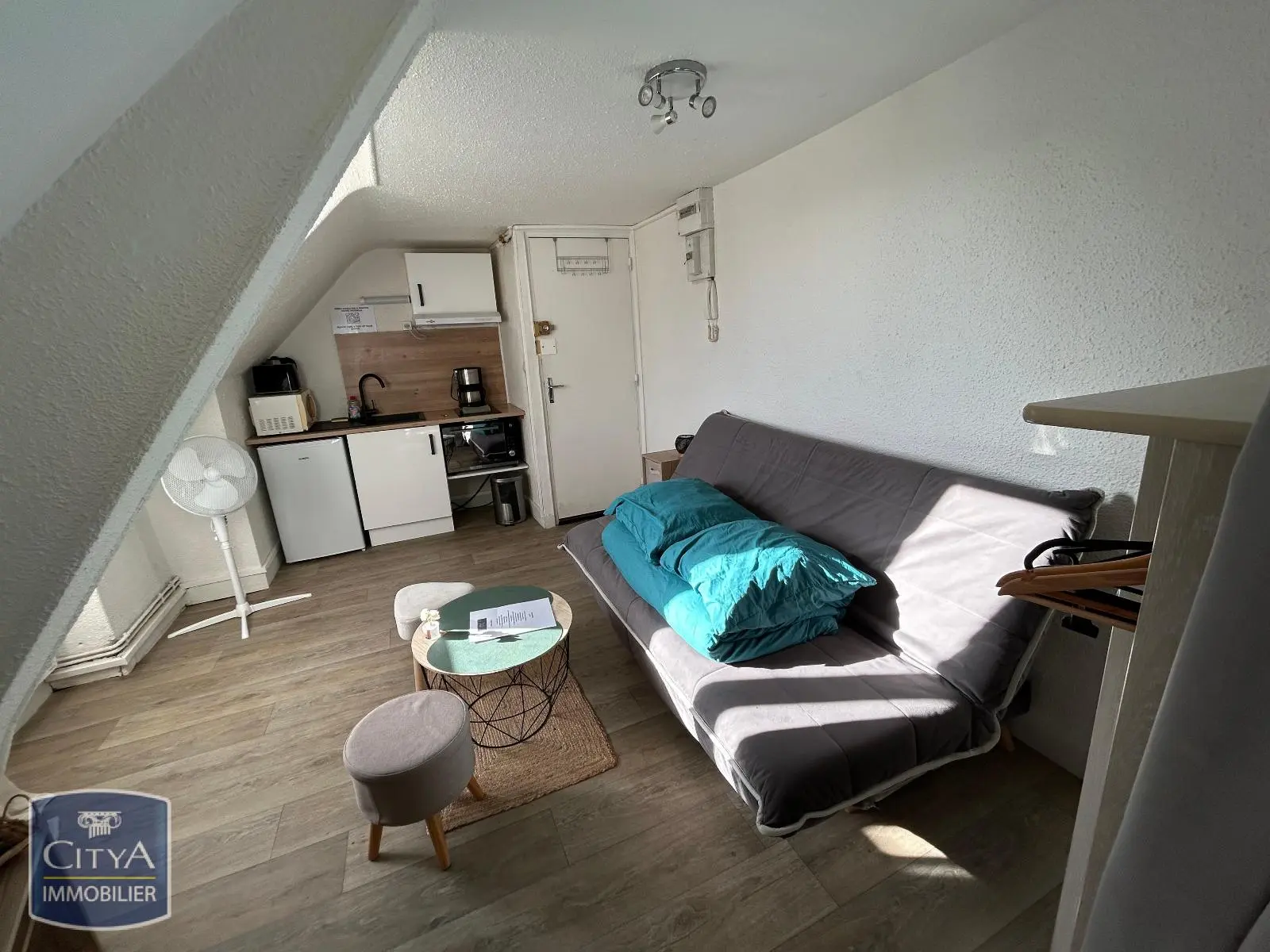 Photo 1 Appartement 1 pièce 14.11m²