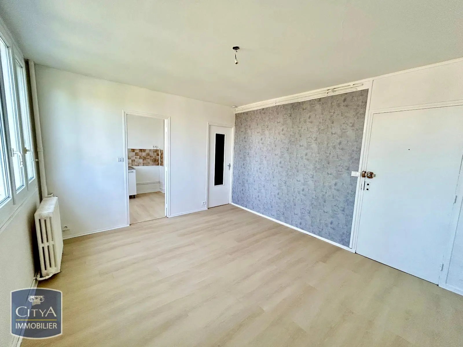 Photo 1 Appartement 1 pièce 27.18m²