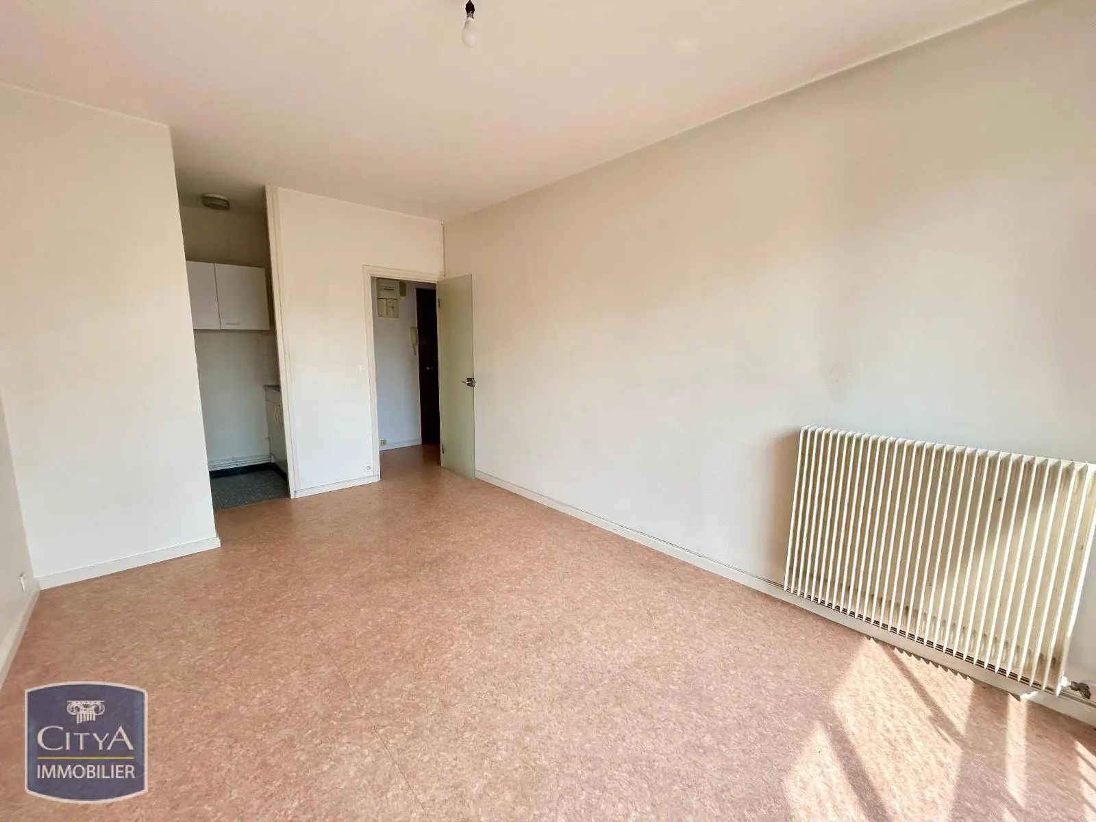Photo 2 Appartement 1 pièce 22.36m²