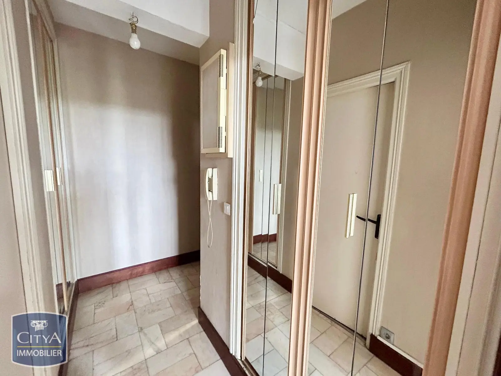 Photo 5 Appartement 1 pièce 27.76m²