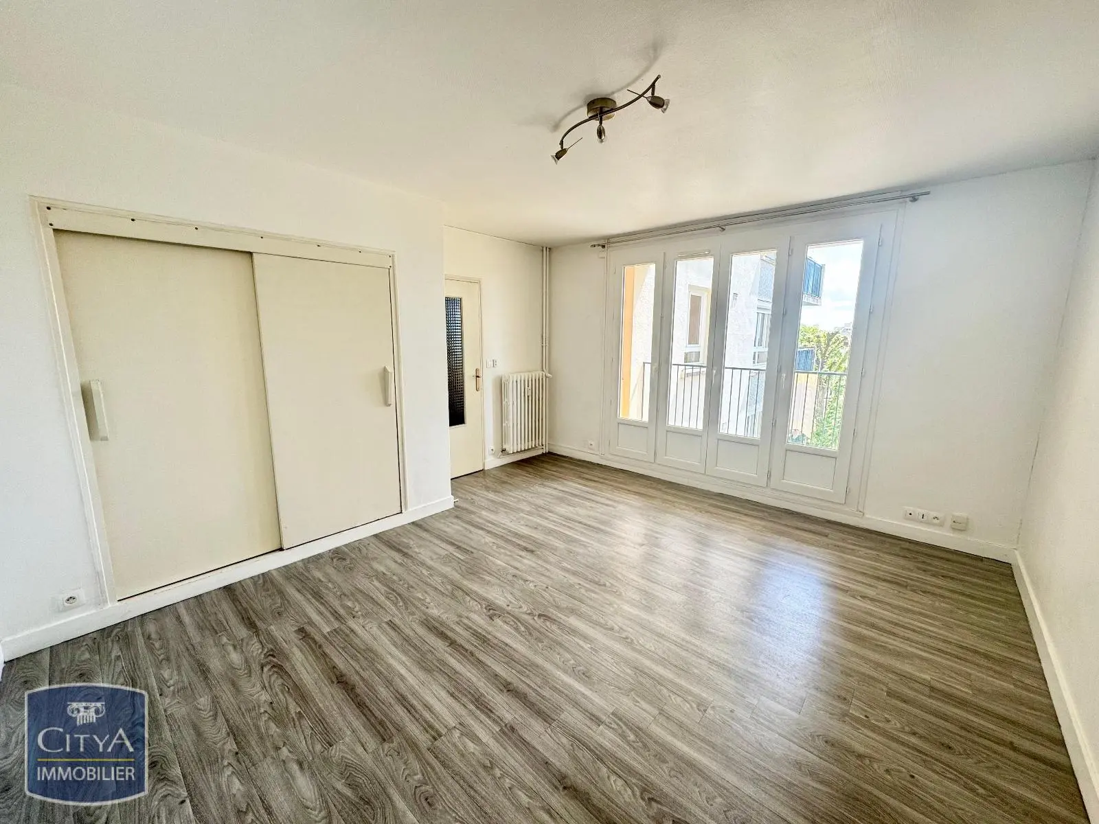 Photo 2 Appartement 1 pièce 29.96m²