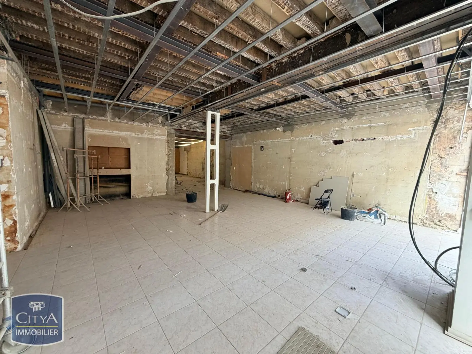 Photo 3 Local Commercial 312m²