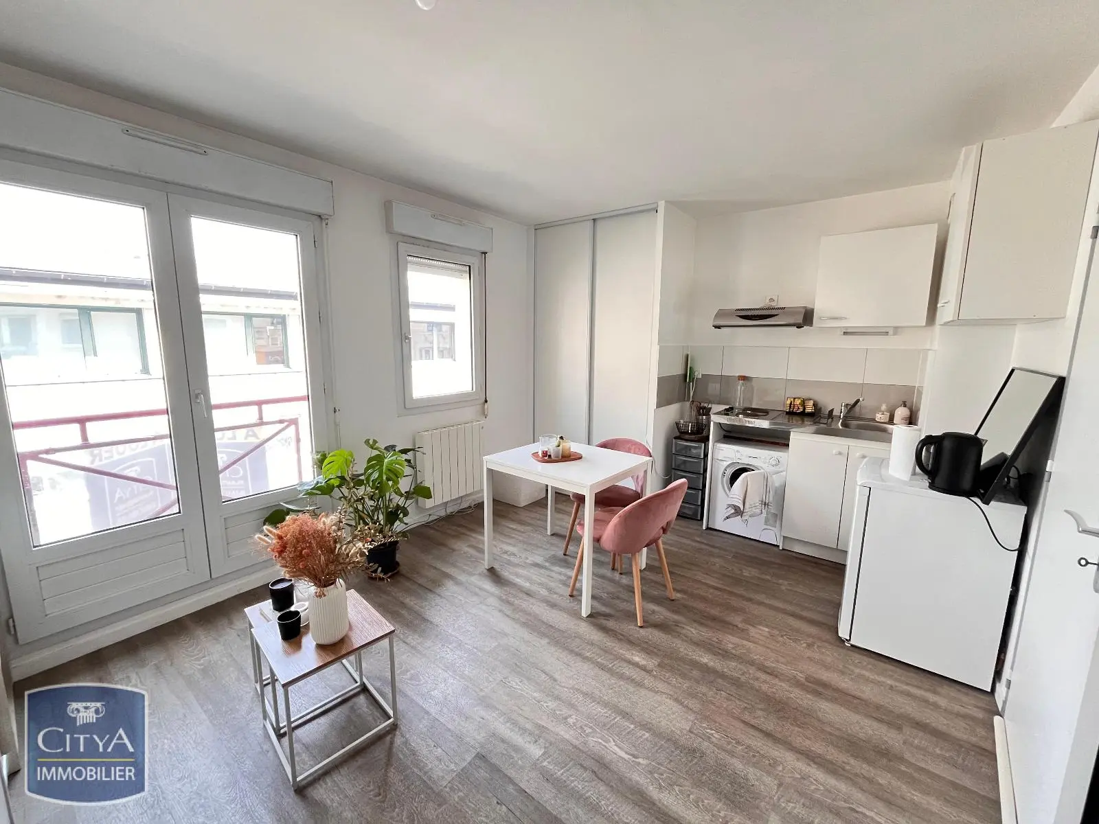 Photo 2 Appartement 1 pièce 21.04m²