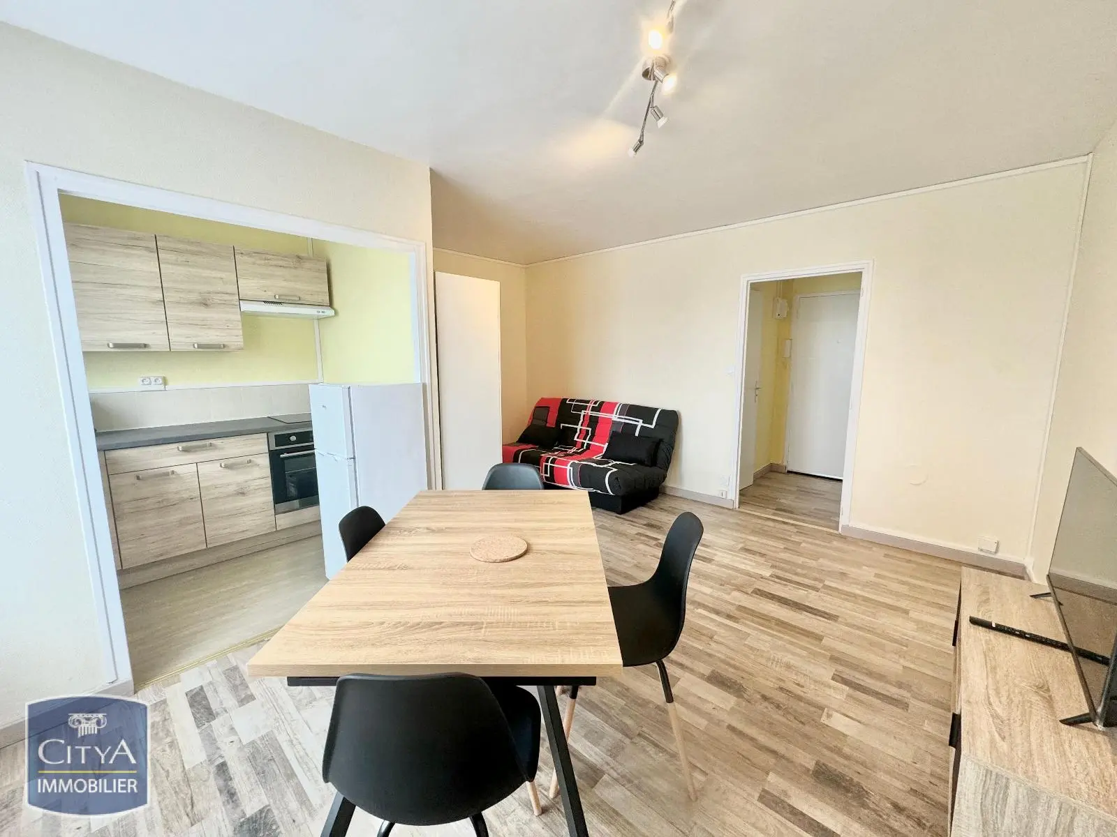 Photo 2 Appartement 1 pièce 27.29m²