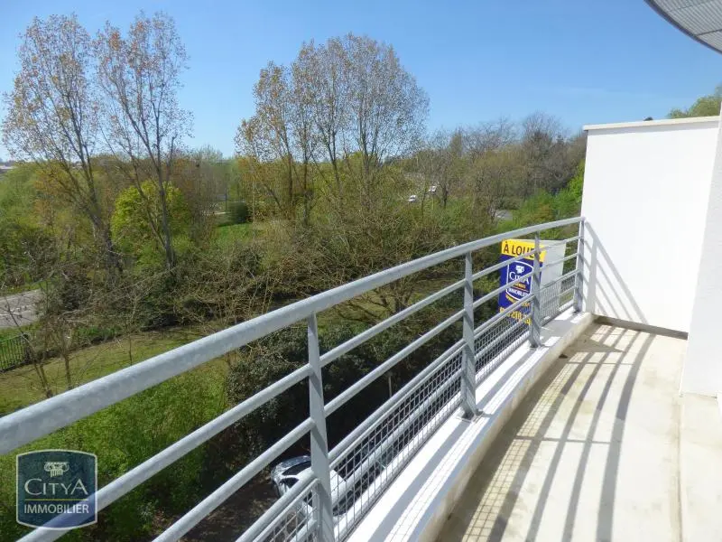 Photo 1 Appartement 1 pièce 27.7m²