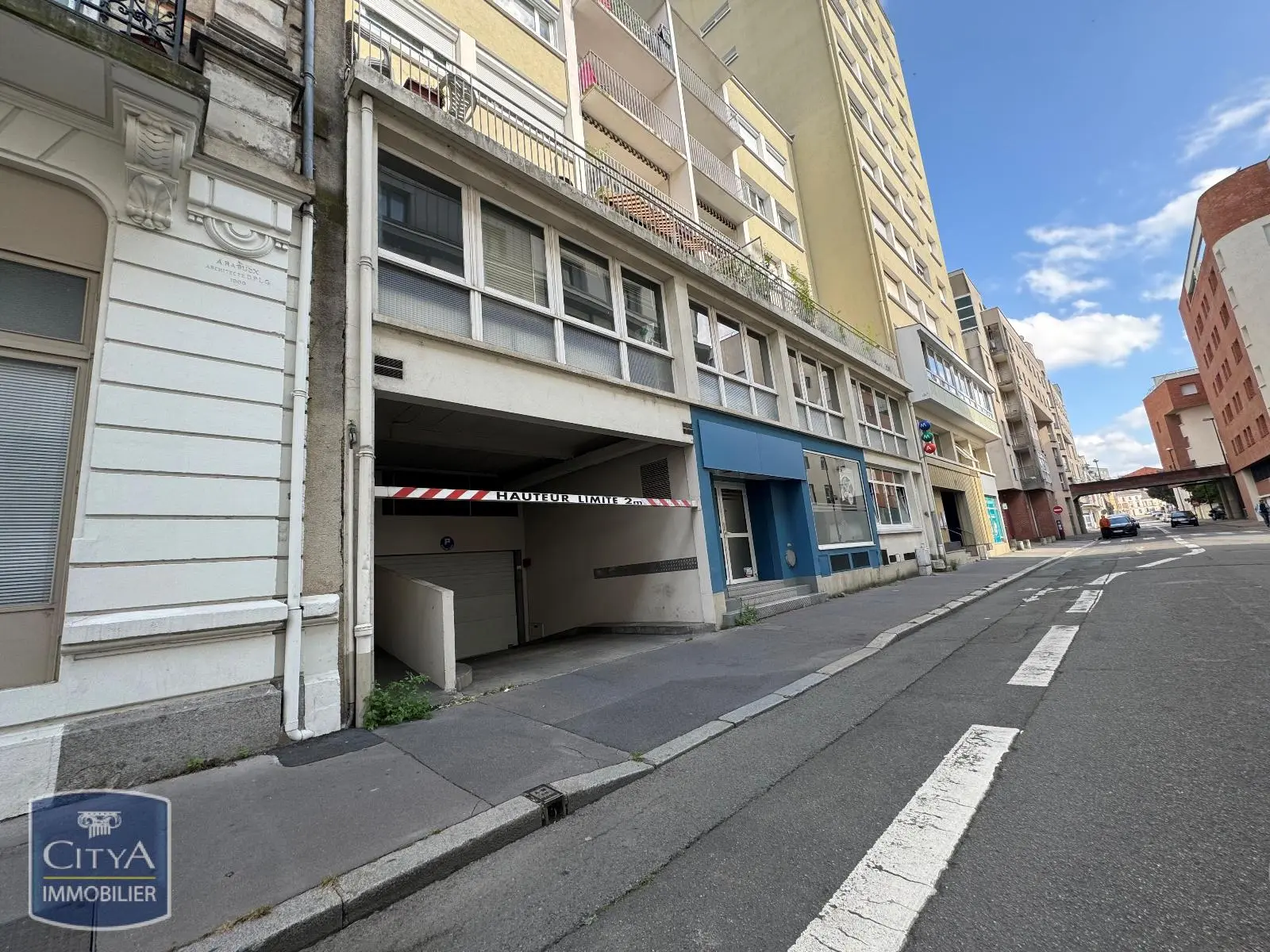 Photo 1 Parking