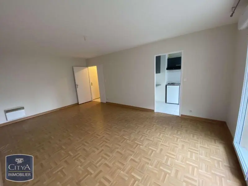 Photo 2 Appartement 1 pièce 33.68m²