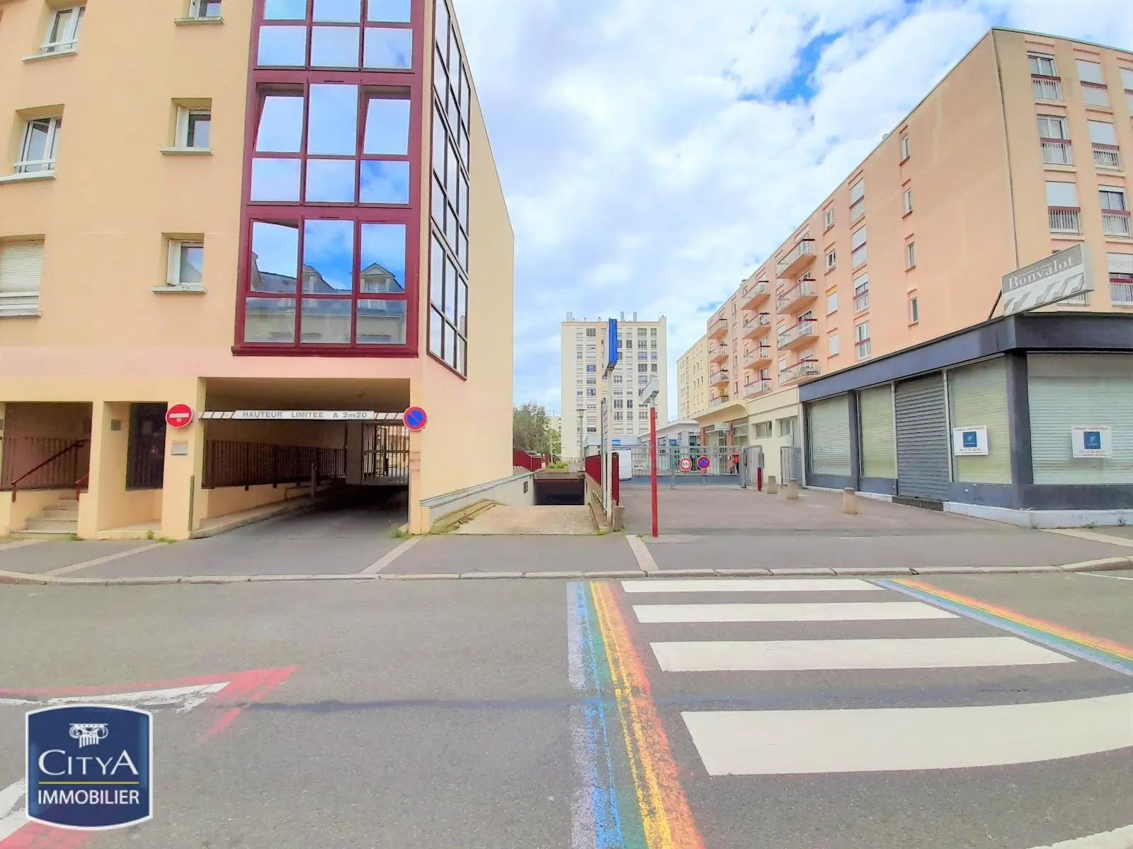 Photo 1 Parking