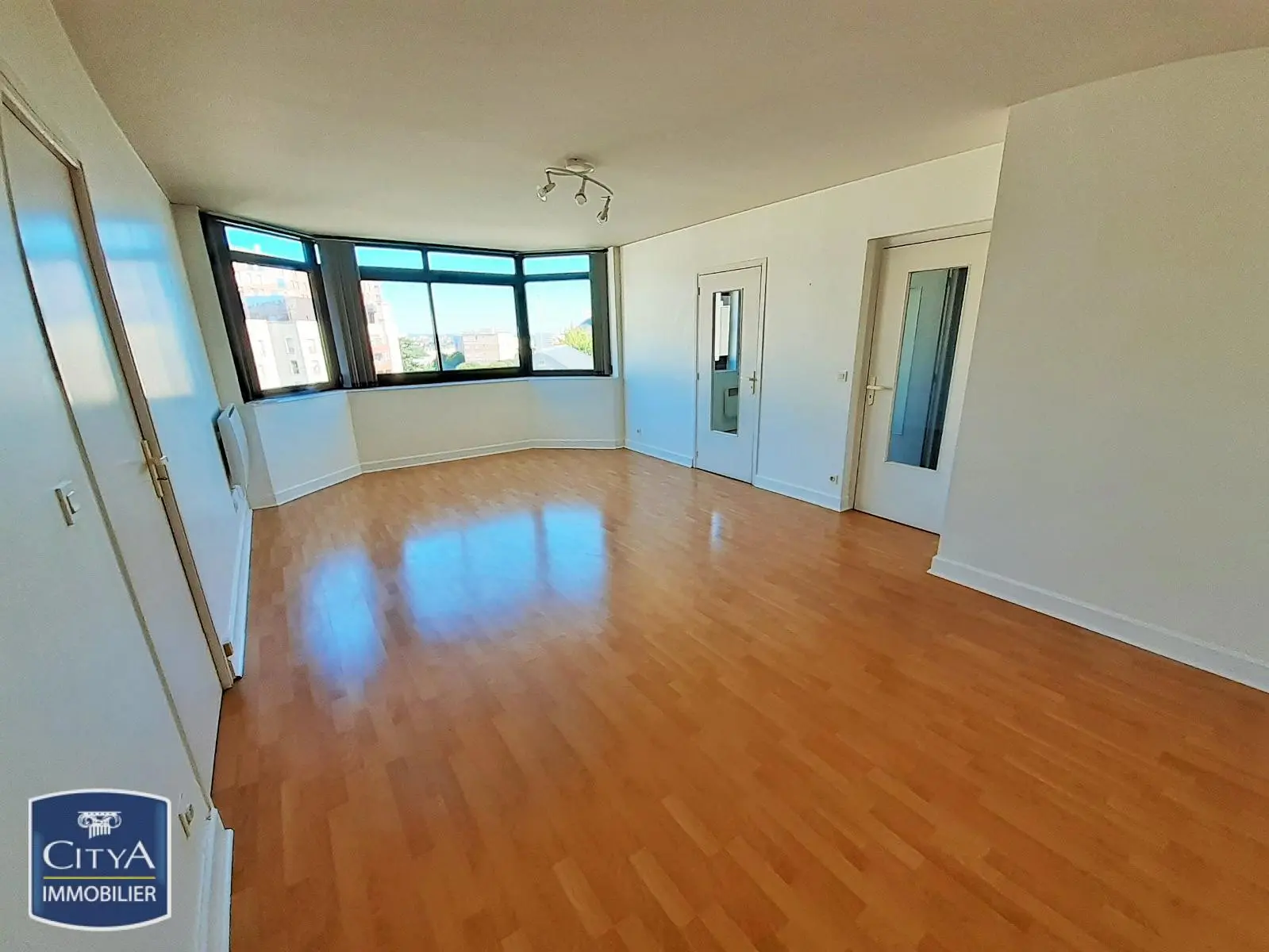 Photo 1 Appartement 2 pièces 63.4m²